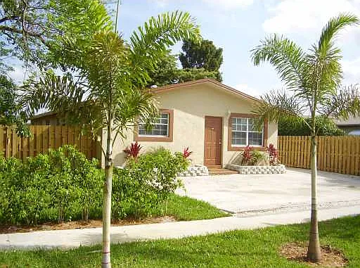 6147 SW 48th Ct #BACK