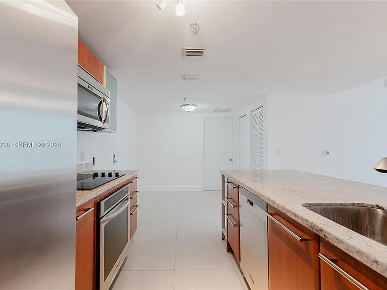 185 SW 7th St #2007 — Photo 7