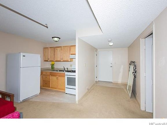 5th image of 620 Sheridan St APT 401