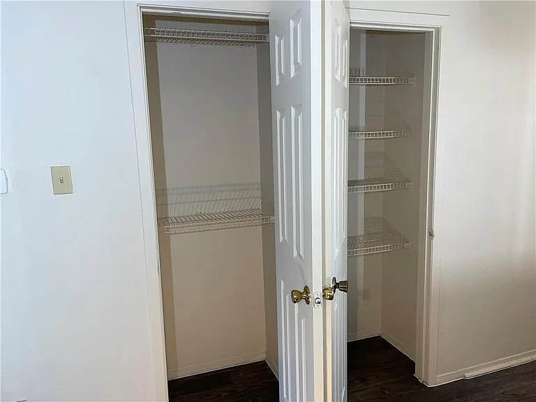 2415 W Slaughter Ln #D — Photo 19