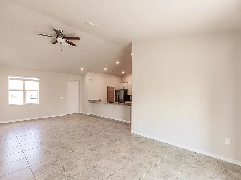 4243 NE 17th Ave — Photo 3