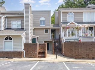 7040 Sandy Forks Rd APT 203, Raleigh, NC 27615