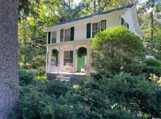 175 Buckram Rd, Locust Valley, NY 11560