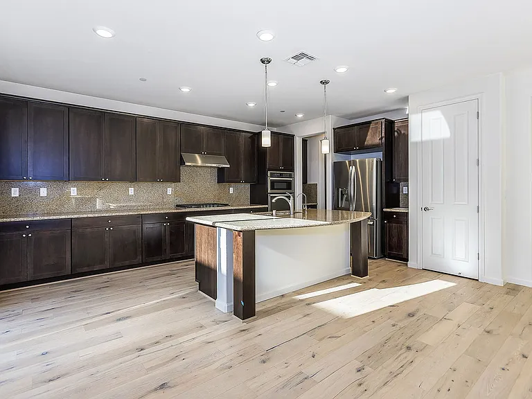 33509 Mustang St — Photo 13