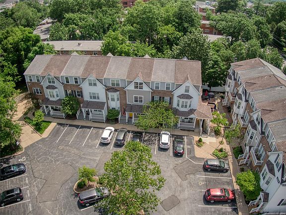 3rd image of 227 W Monroe Ave Unit 201