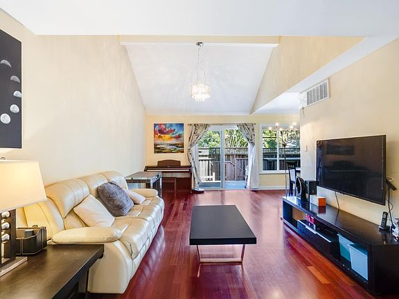 3rd image of 3630 Gilbert Ct