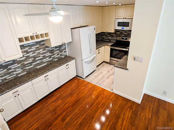 3rd image of 504 Mananai Pl #14E