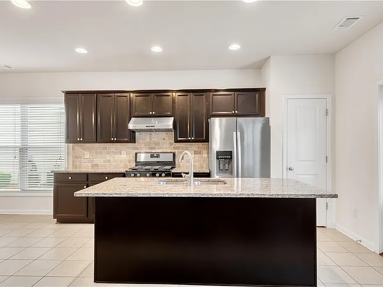 4920 Breezewood Cir — Photo 10