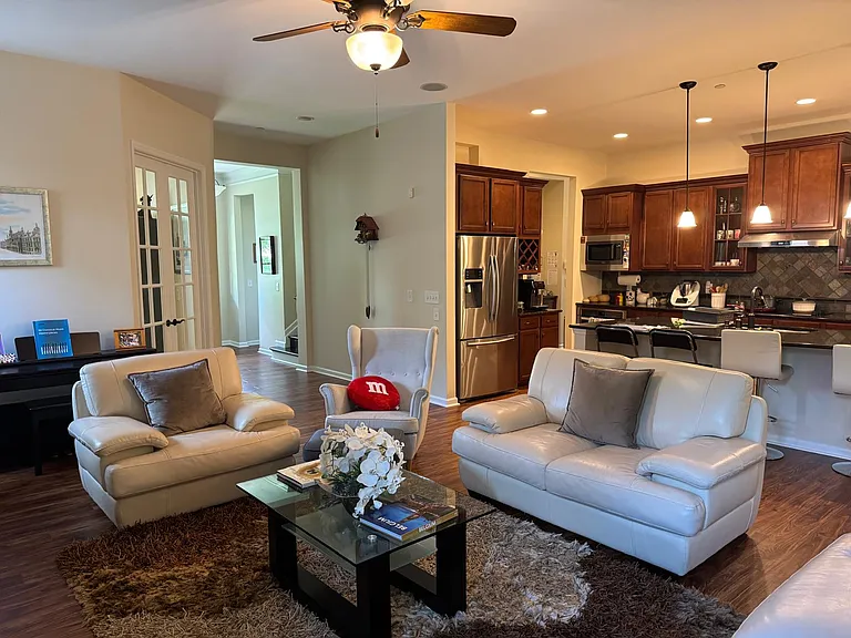 524 Fort Lee Ct — Photo 2