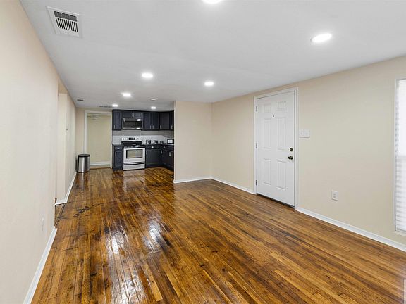 2nd image of 2601 Sugden St