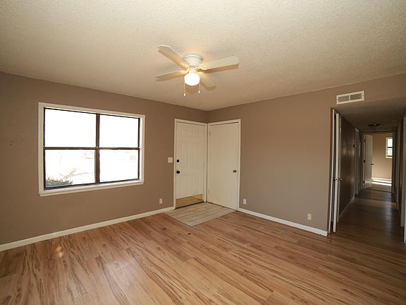4th image of 101 E Sunrise Dr