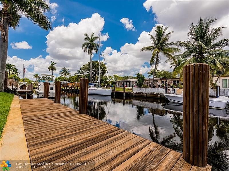 1st image of 2442 Gulfstream Ln