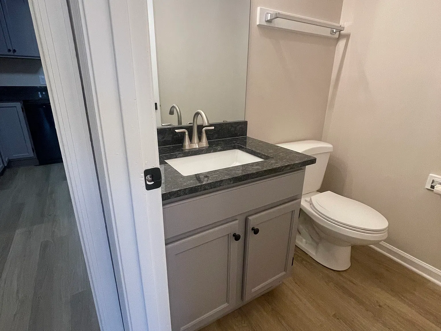 3 bed, 2.5 bath, 1608 sqft, $2,050 — Photo 4