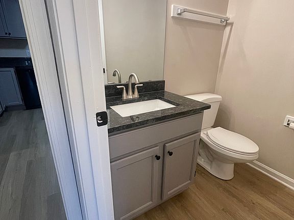 4th image of 10152 Saint George Cir