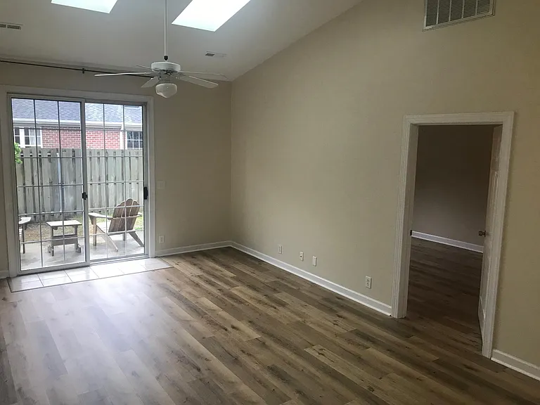5006 Carleton Dr #95 — Photo 9