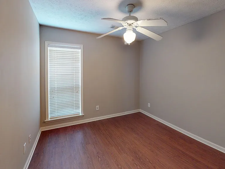 860 Autumn Ridge Rd — Photo 18