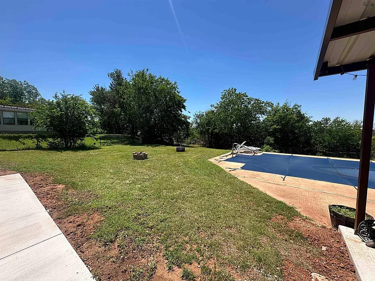 1610 Ridgemont Dr — Photo 18