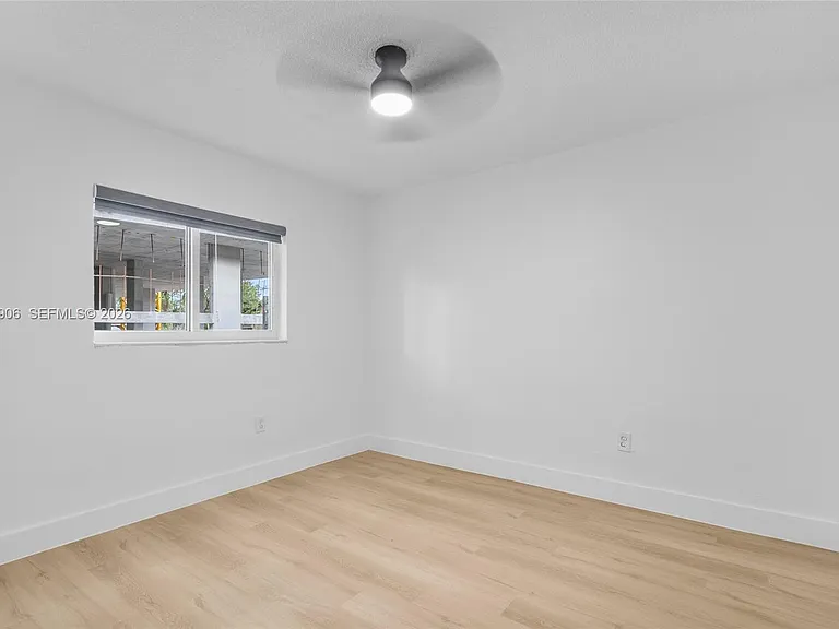 13880 NE 20th Pl #2 — Photo 3