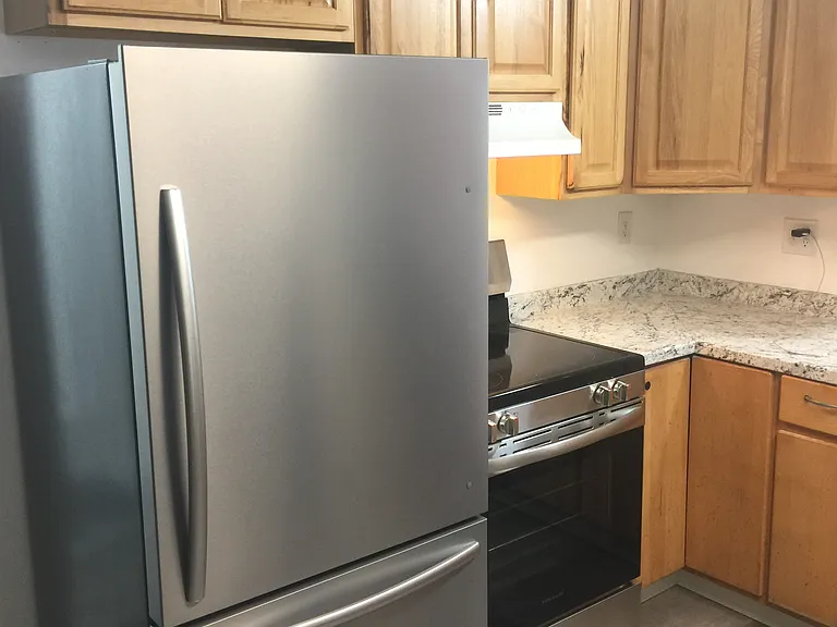 352 Jago St #4 — Photo 1