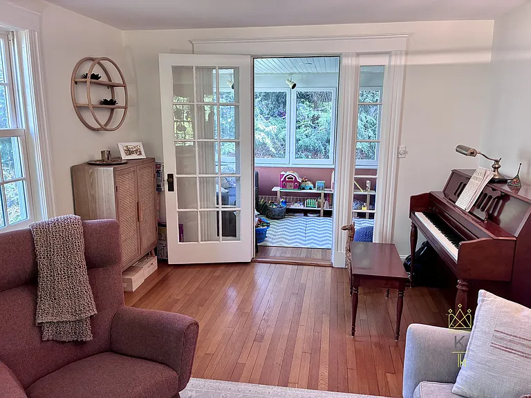 24 Beverly Rd — Photo 9
