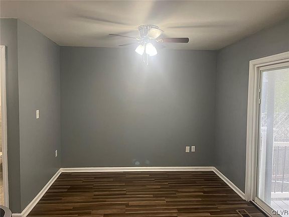 3rd image of 957 Ramblewood Ln