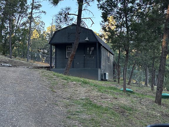 2nd image of 108 War Bow Rd
