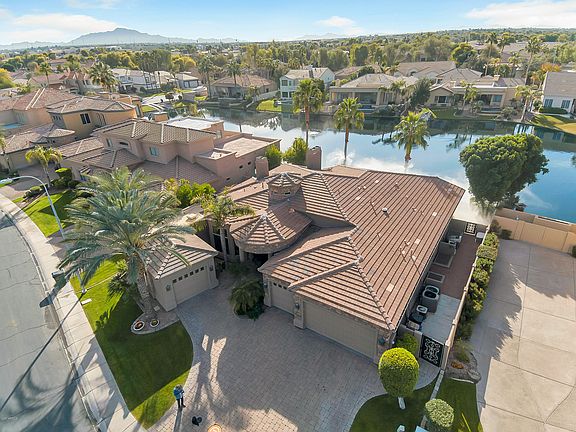 3rd image of 663 W Aster Ct