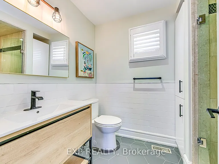 322 Mary St — Photo 29