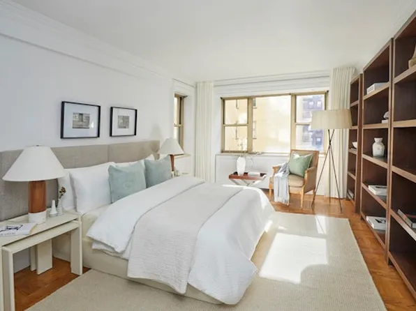 415 East 52nd Street image 12 of 14