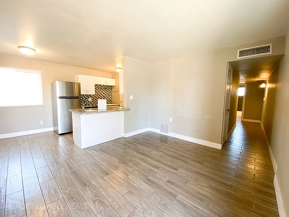 2nd image of 2749 W Tuckey Ln #4