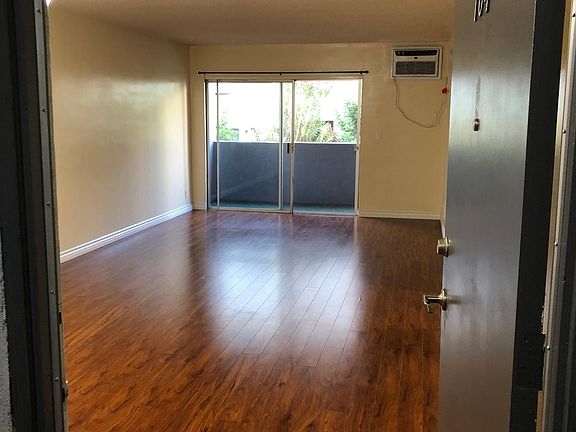 2nd image of 1005 N Stanley Ave #104