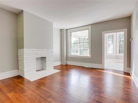 2nd image of 211 W Burgess St