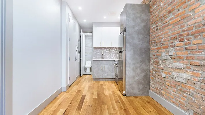 Rented by EXR | media 7