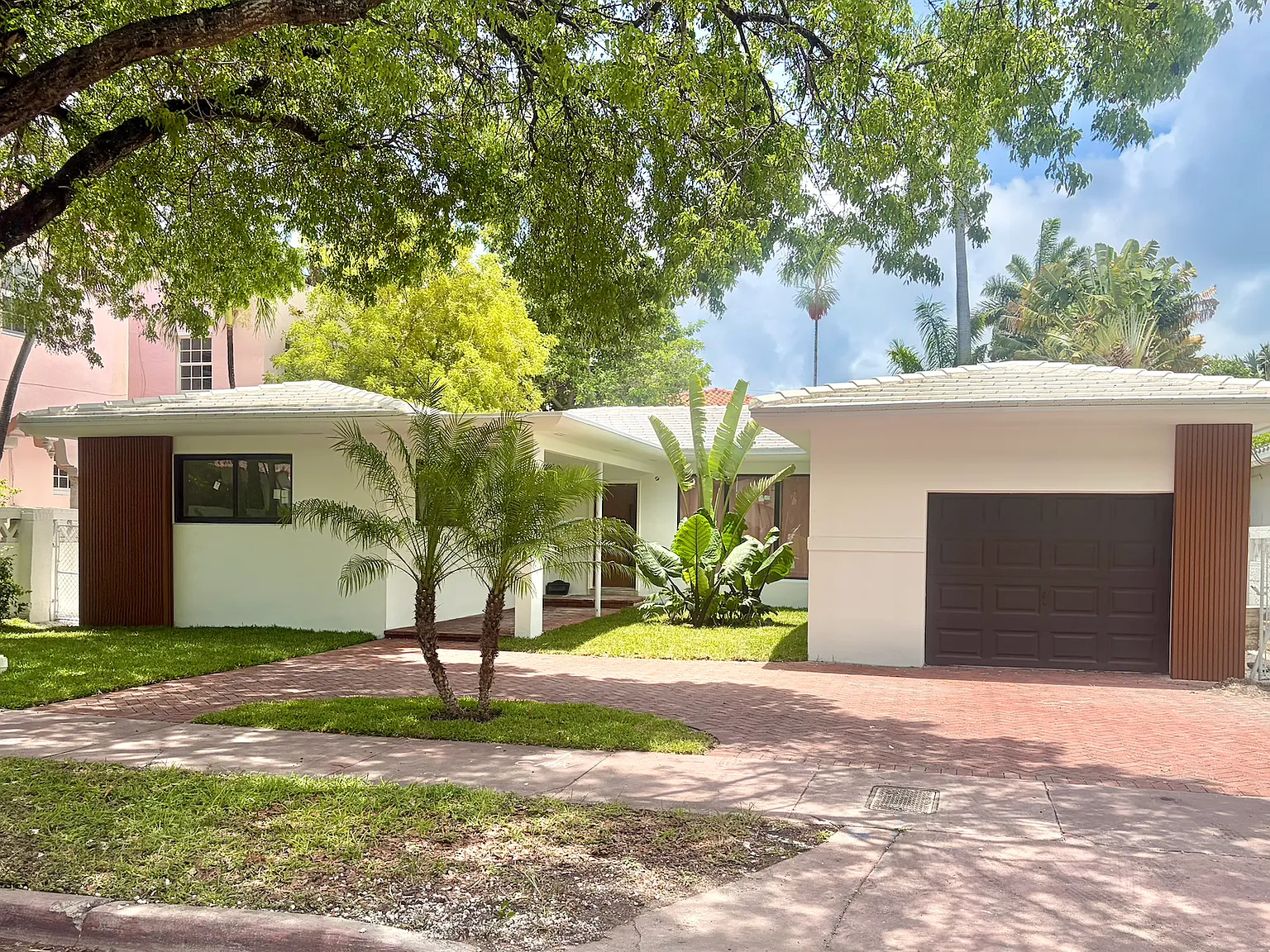 3 bed, 2409 sqft, $12,000 — Photo 2