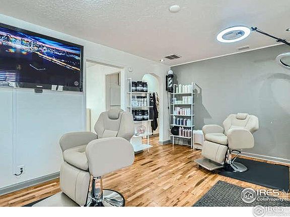 4th image of 1006 35th Ave