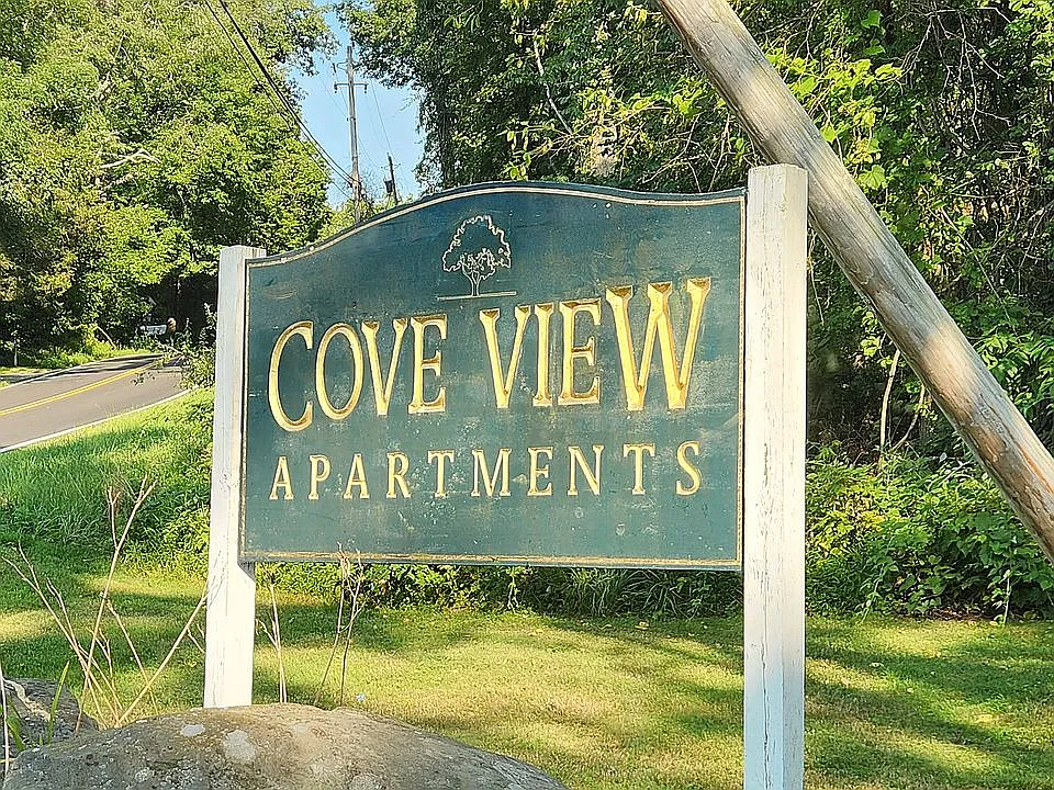 Rhinebeck Cove View Apartment homes — Photo 1