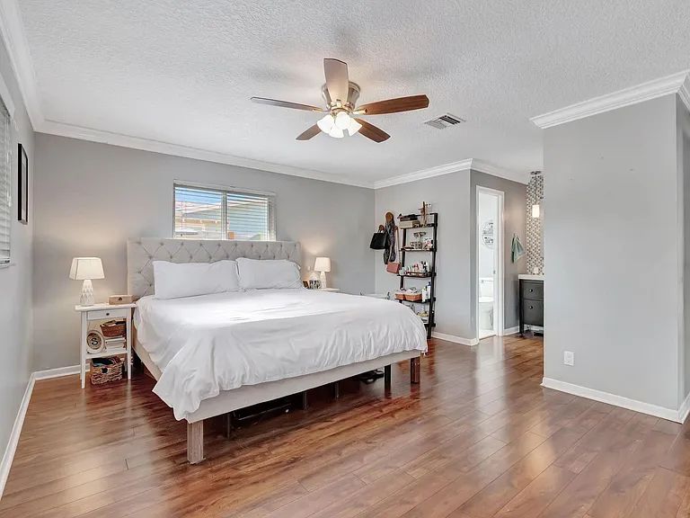1066 SW 25th Way — Photo 13