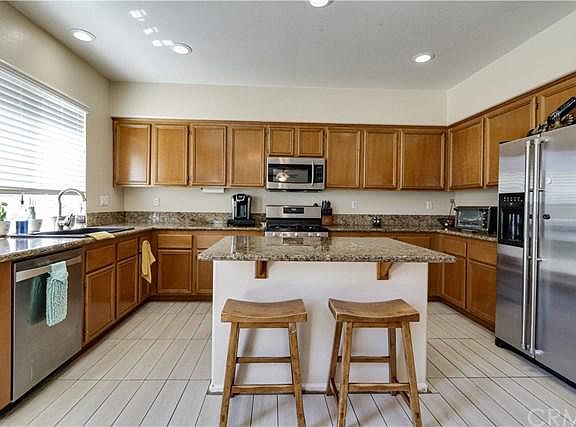 4th image of 325 Peregrine Ln