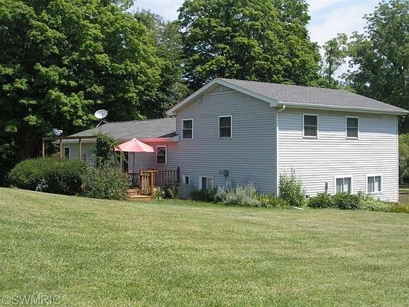 4th image of 15595 East St