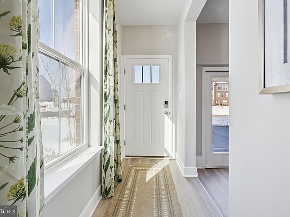 3rd image of 11367 Hypatia Loop