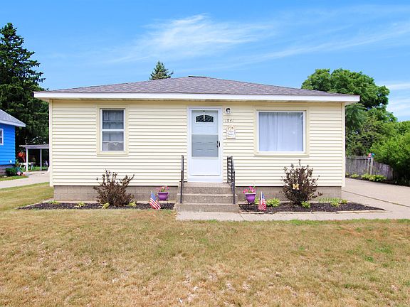 2nd image of 1541 Pennoyer Ave