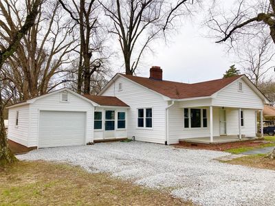 211 W 1st St, Landis, NC, 28088