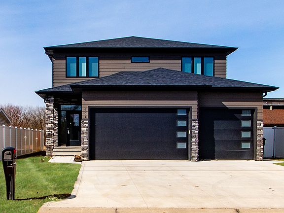 2nd image of 601 Lakeshore Dr