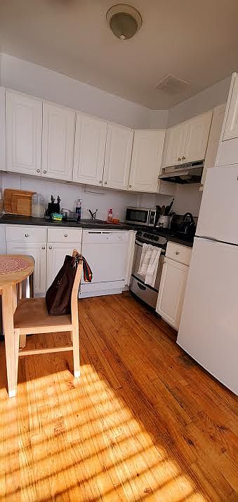 2nd image of 438 E 66th St #6