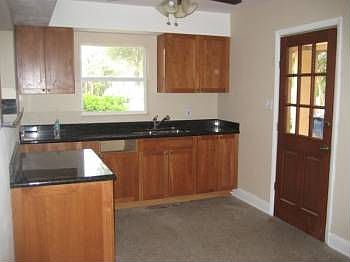 5th image of 3911 W Gray St