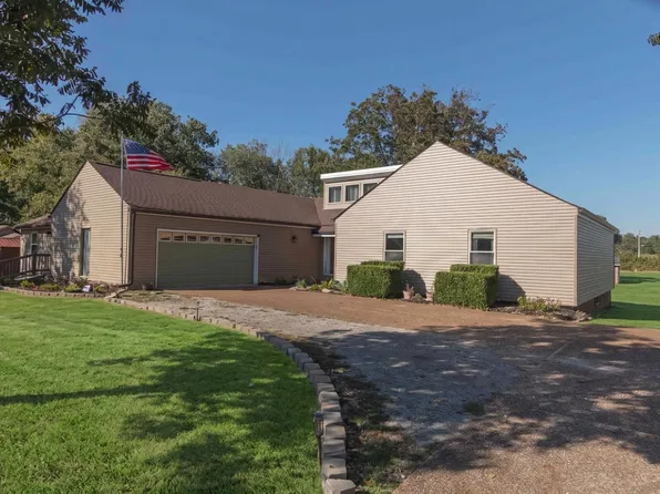 1330 Chippendale Cir, Columbia, TN 38401