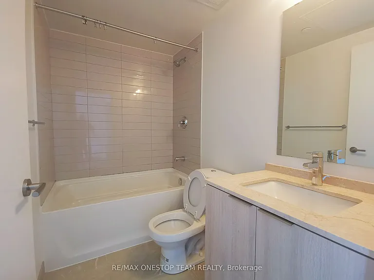 11 Wellesley St W #6013 — Photo 12