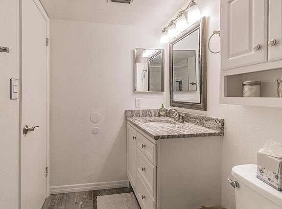 5th image of 601 S Albany Ave APT 10