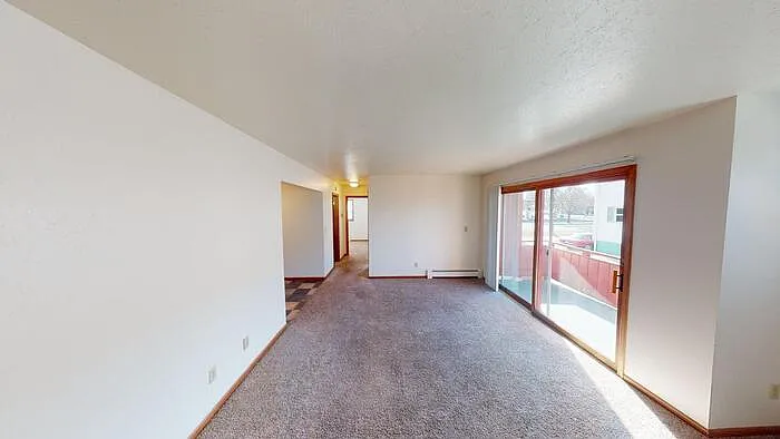 305 Ryan Dr #8 — Photo 3