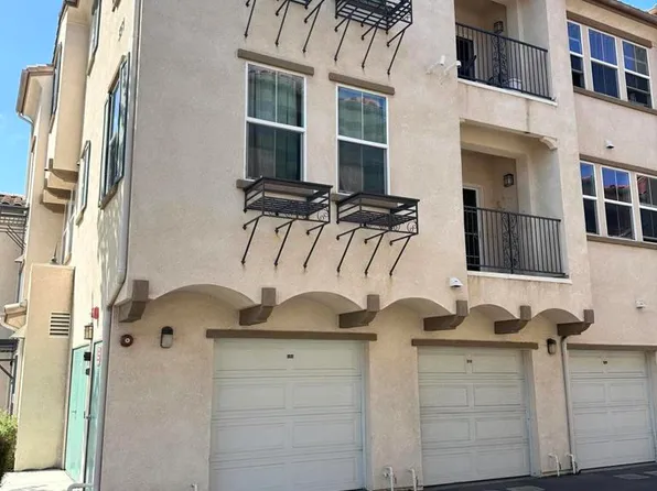 351 Riverpark Blvd Unit 203, Oxnard, CA 93036
